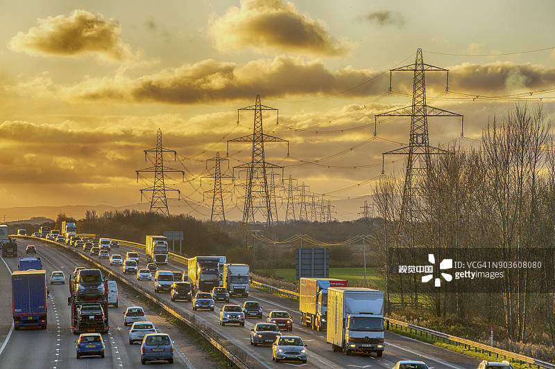 黄昏M56高速公路高峰图片素材