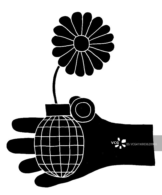 手握鲜花手榴弹图片素材