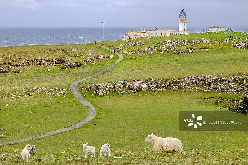 尼斯角灯塔：苏格兰斯凯岛最西端著名的灯塔之一图片素材