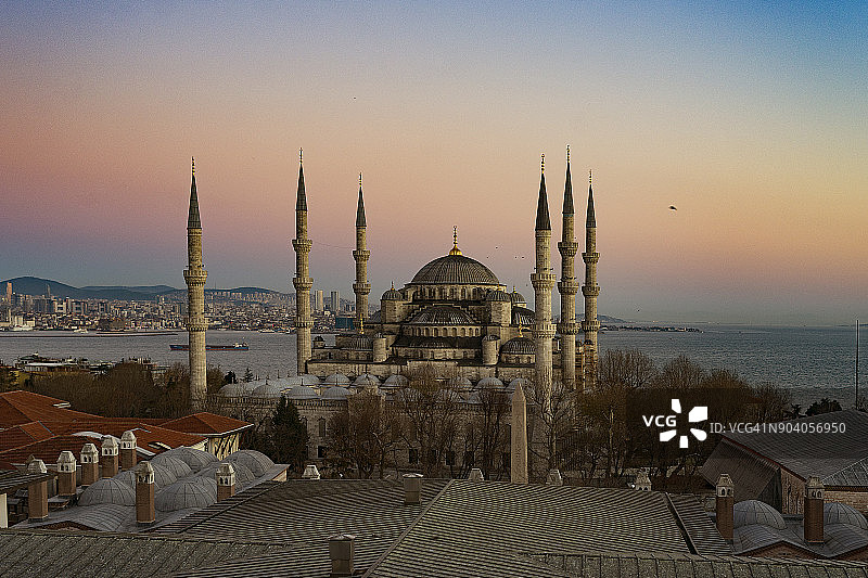 蓝色清真寺（苏丹艾哈迈德清真寺）日出美景，伊斯坦布尔图片素材