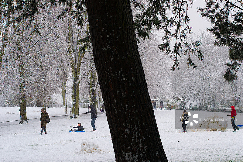 2017年伦敦的第一场雪图片素材