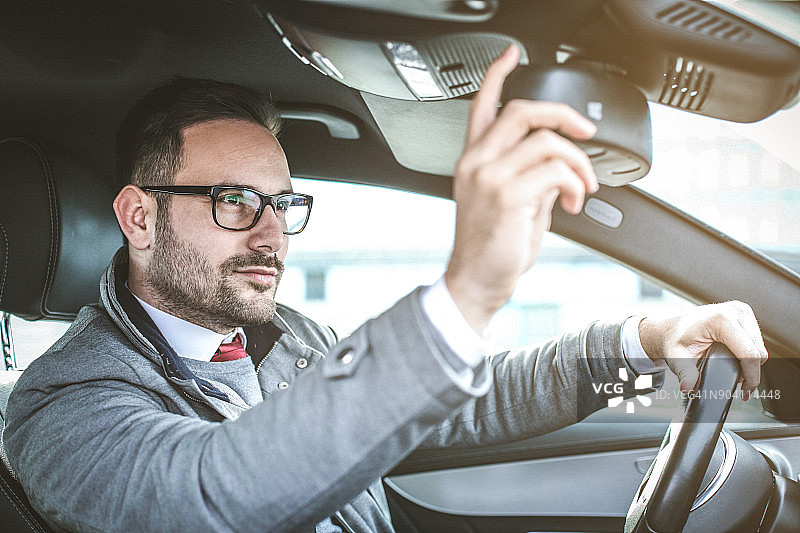 调整镜子图片素材