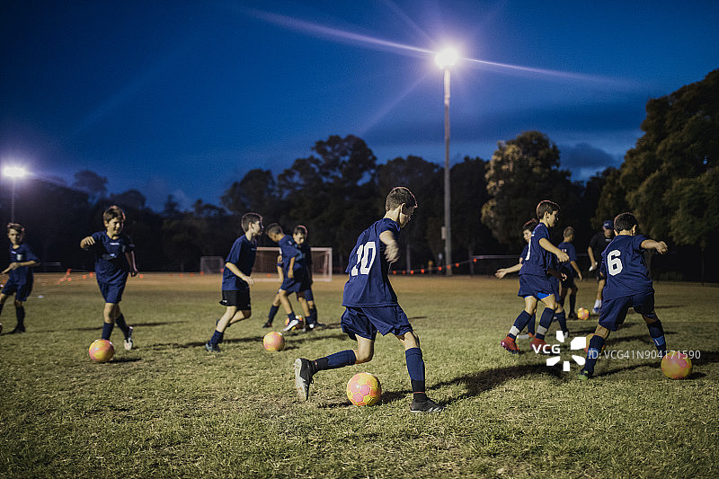 足球训练演习图片素材