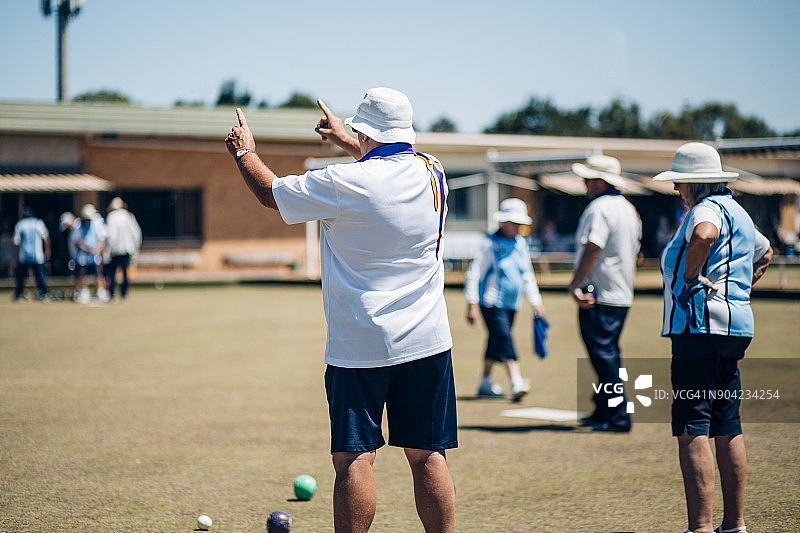 竞争激烈的游戏玩家图片素材
