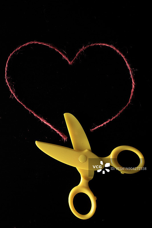 破碎的心图片素材