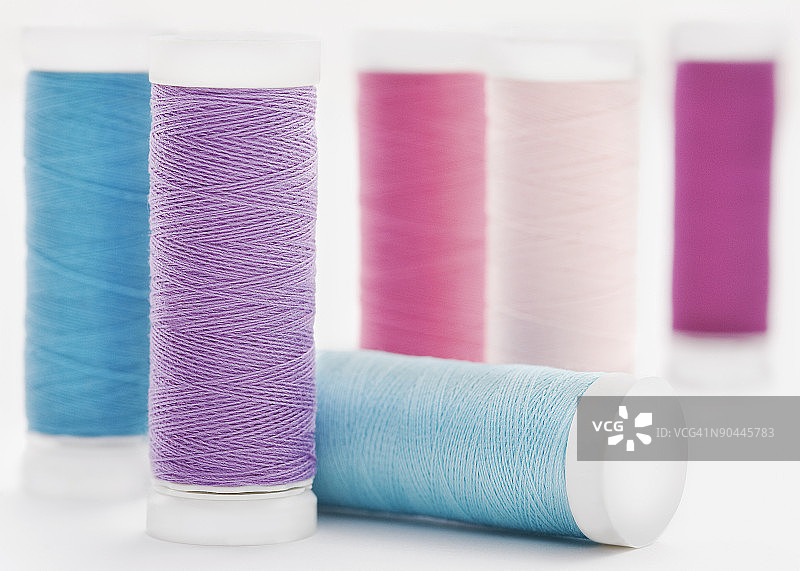 多种颜色的线轴图片素材