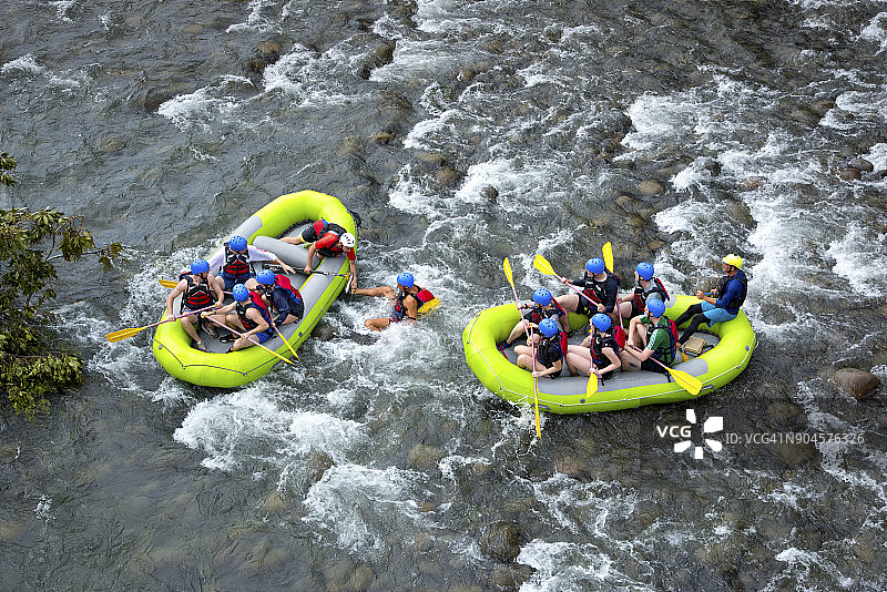 哥斯达黎加萨拉皮基河白水漂流图片素材