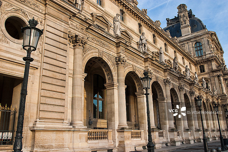 巴黎建筑上的美丽石制结构图片素材