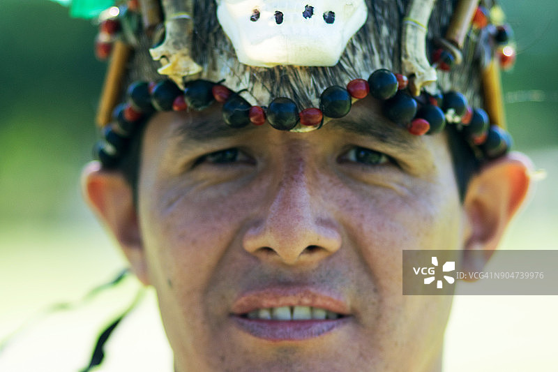 身穿秘鲁传统服装的男人图片素材