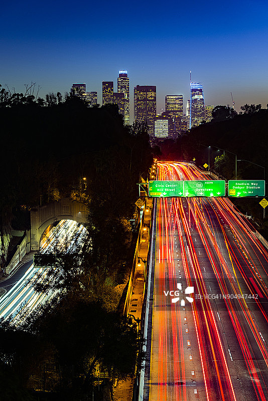 洛杉矶夜间交通图片素材