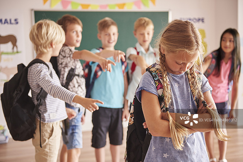感到孤独的悲伤，波兰德比察图片素材