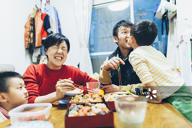 家庭共享美食图片素材