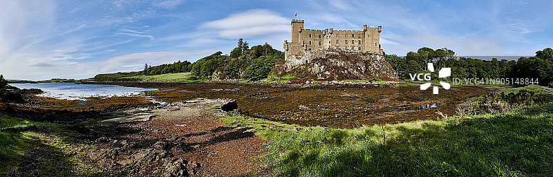 苏格兰斯凯岛上的邓韦根城堡图片素材