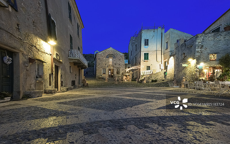 意大利利古里亚 Borgio Verezzi 的中世纪广场图片素材