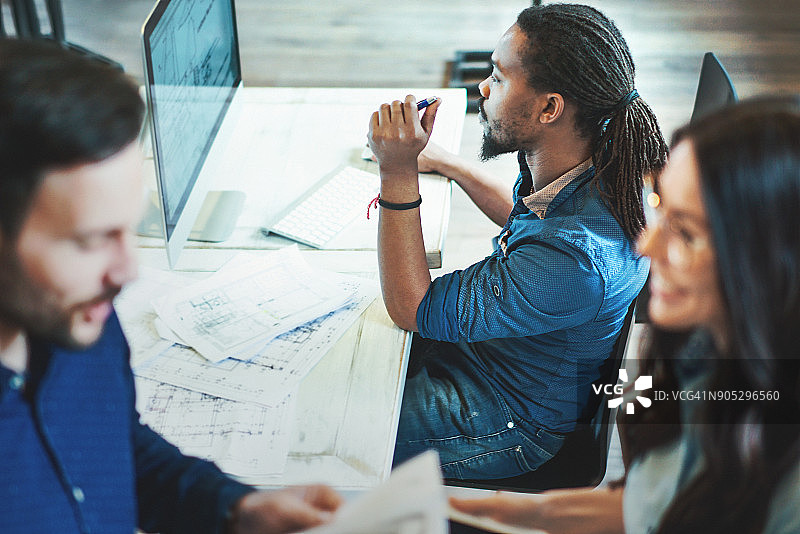 工作中的网页设计师图片素材