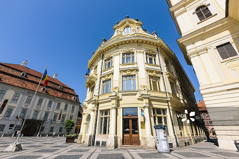 锡比乌大广场与市政厅建筑，罗马尼亚特兰西瓦尼亚图片素材