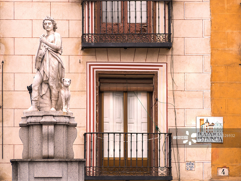 西班牙马德里普罗文西亚广场的奥菲斯雕像图片素材