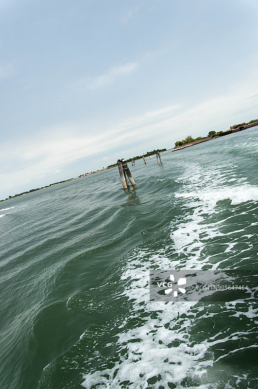 泻湖水波图片素材