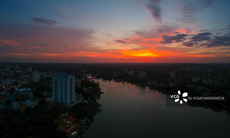 印度喀拉拉邦佩里亚河畔阿鲁瓦镇图片素材