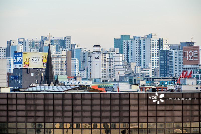 从骆山公园眺望首尔城市天际线图片素材