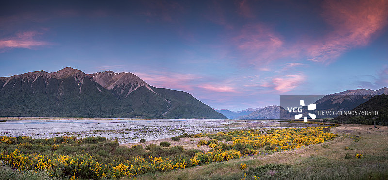 新西兰亚瑟通道国家公园比aley山谷的日落图片素材