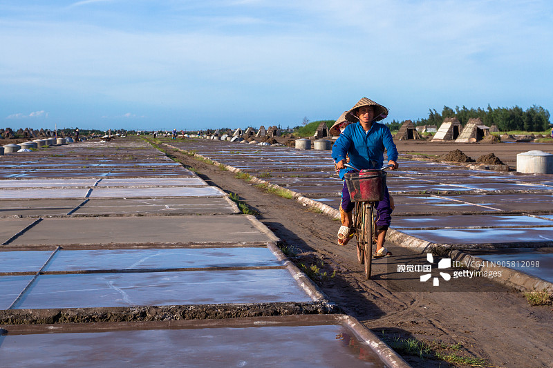 越南南定省海盛盐场图片素材