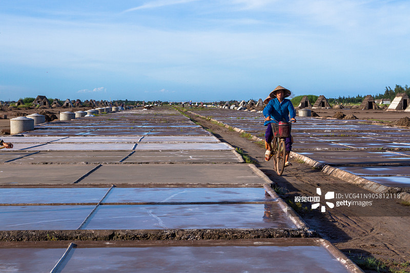 越南南定省海盛盐场图片素材