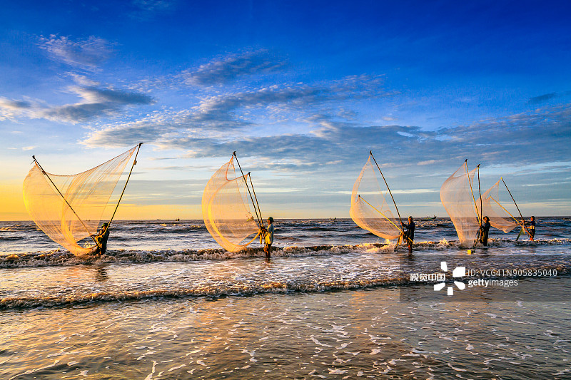 越南渔市渔网图片素材