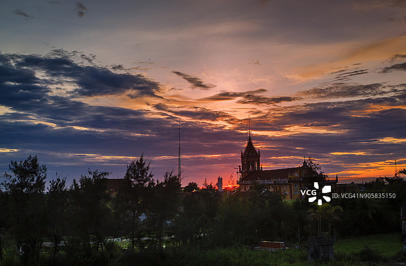 越南渔市渔网图片素材