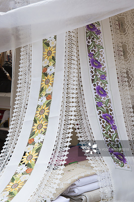 克罗地亚杜布罗夫尼克的刺绣桌旗图片素材