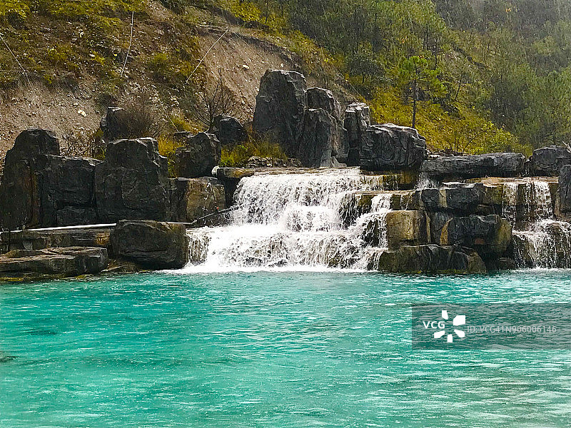 丽江蓝月亮瀑布图片素材