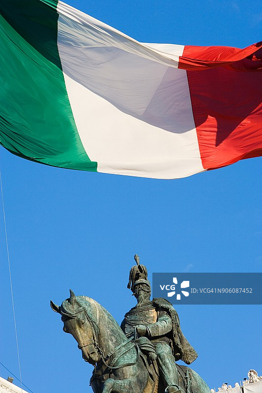 意大利罗马维托里奥·埃马努埃莱二世的雕像图片素材