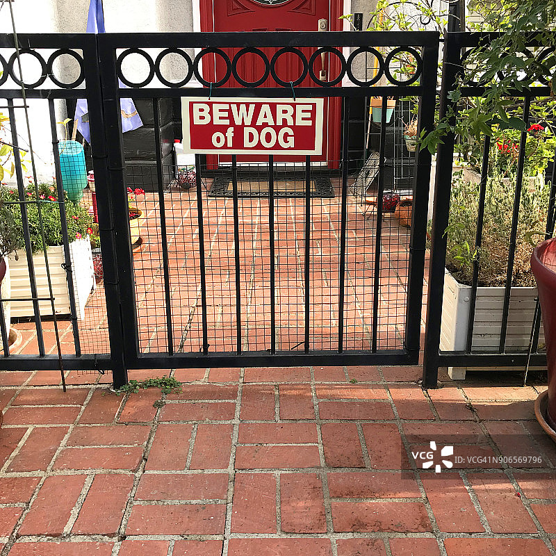 当心恶犬标志图片素材