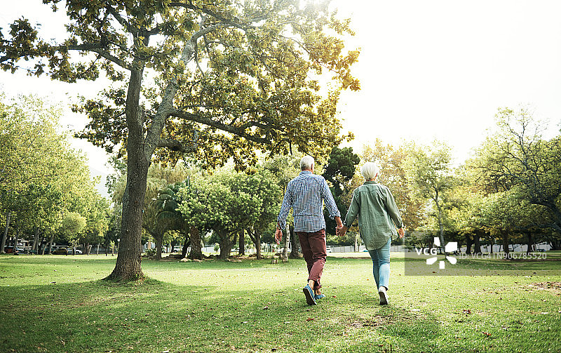 以爱为中心的持久婚姻图片素材
