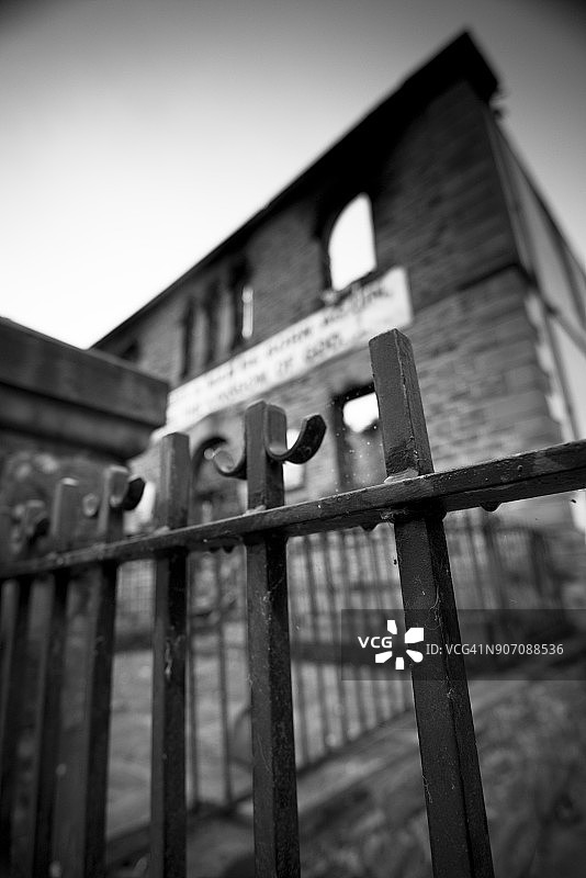 烧毁的阿伯凡教堂图片素材