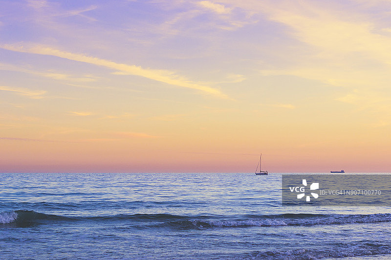 西班牙伊维萨岛的日落图片素材