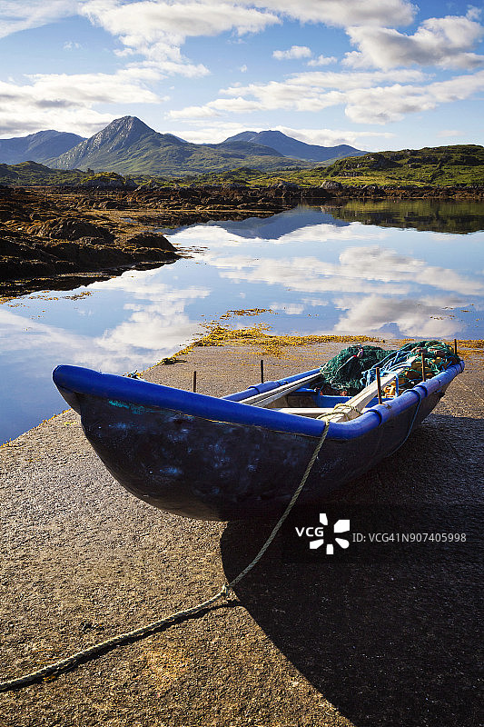 清晨德里因弗渔船图片素材