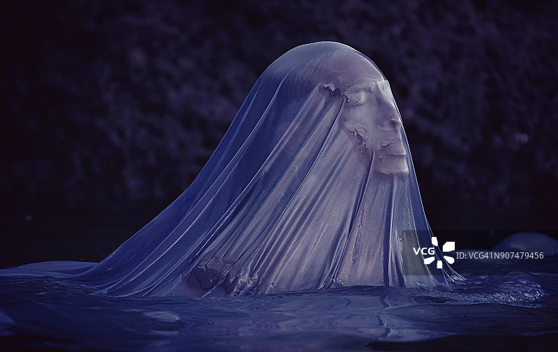 从海中浮现的无脸人鱼图片素材