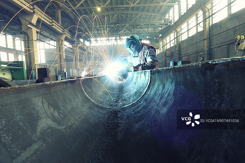 焊接大型半管图片素材