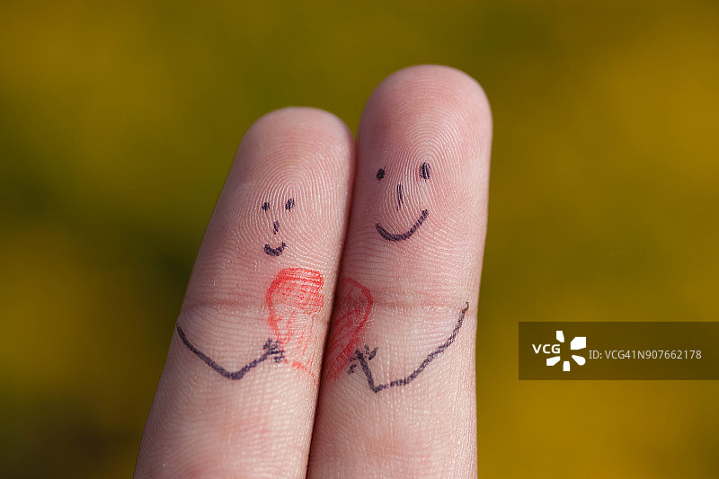 手指夫妇的爱图片素材