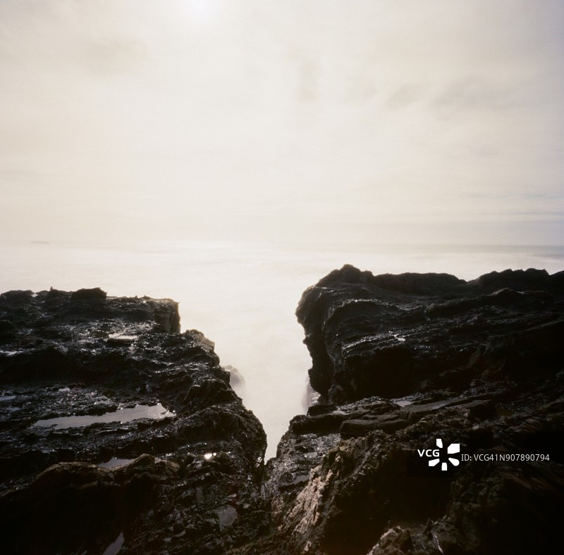 俄勒冈海岸岩石海景图片素材