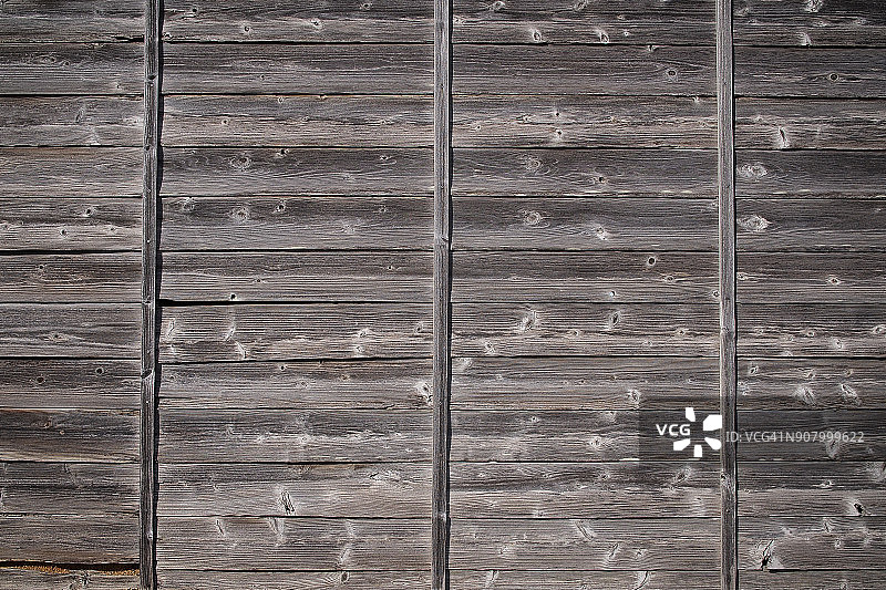 饱经风霜的墙壁，日本东京附近渔村的一栋老房子图片素材