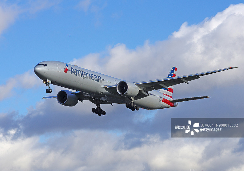 美国航空波音777-323(ER)图片素材