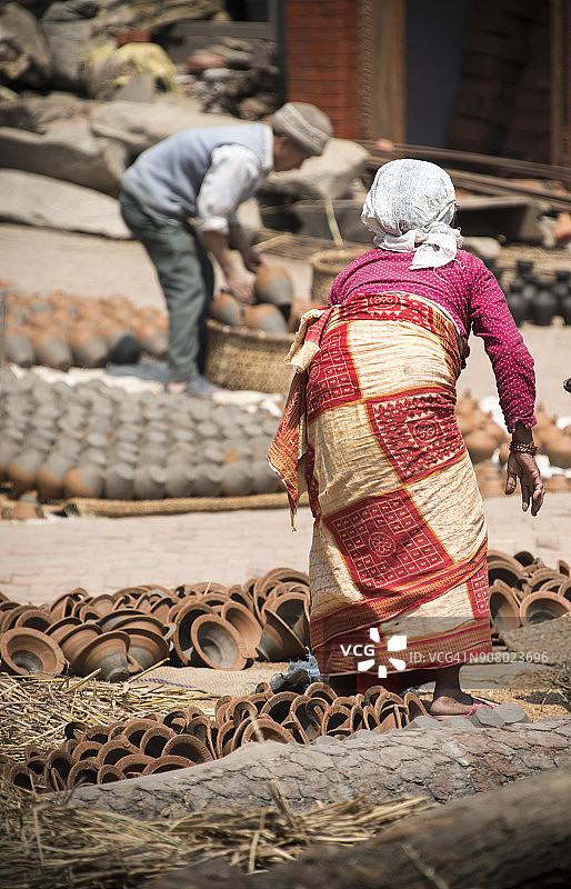 尼泊尔加德满都巴克塔普尔陶器广场图片素材