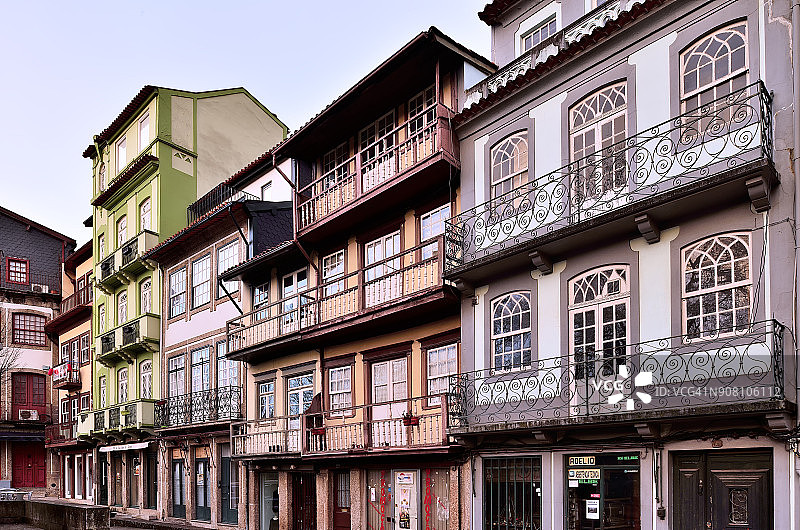 吉马良斯的中世纪房屋图片素材