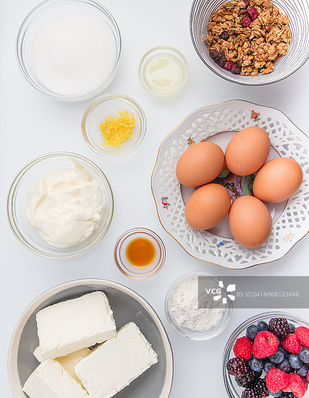 柠檬芝士蛋糕食材的准备图片素材