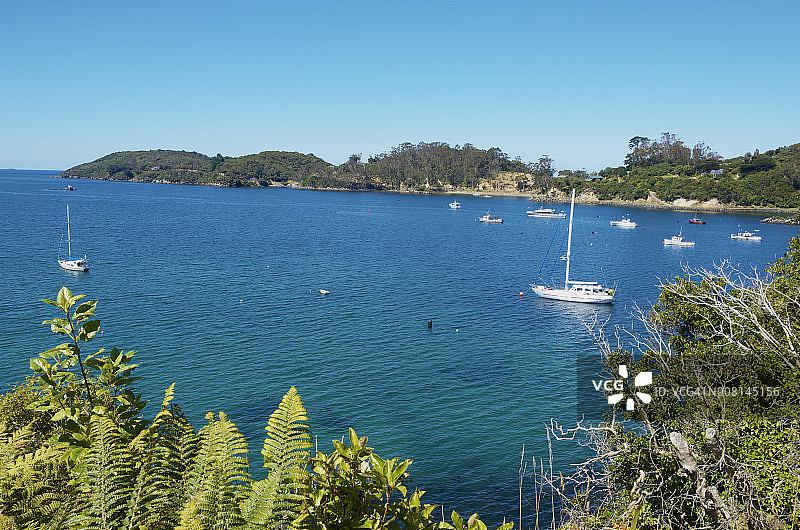 半月湾的船只图片素材