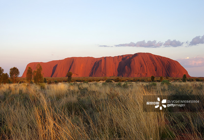 澳大利亚乌鲁鲁国家公园乌鲁鲁的日出图片素材