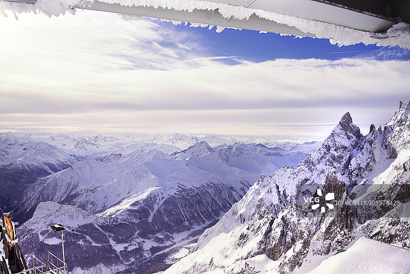 勃朗峰全景，来自库马耶 Pavillon du Mont-Fréty，意大利图片素材