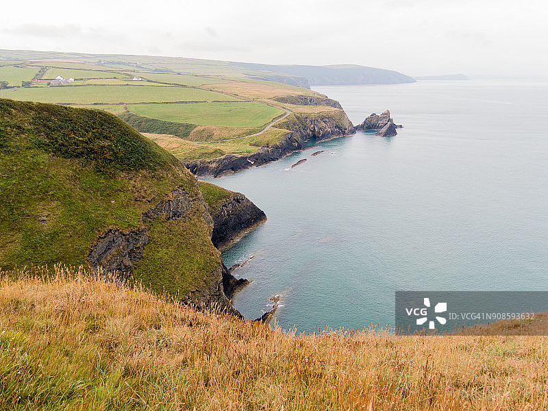 彭布罗克郡的威尔士海岸小径：从Pwll Deri到卡迪根附近图片素材